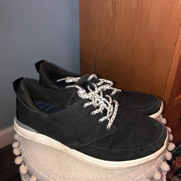 Reef tennis shoes - Picture 2 of 4